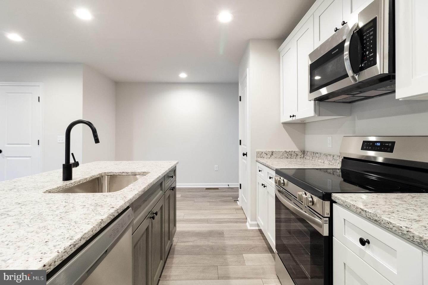 1194 Holly Street photo 12