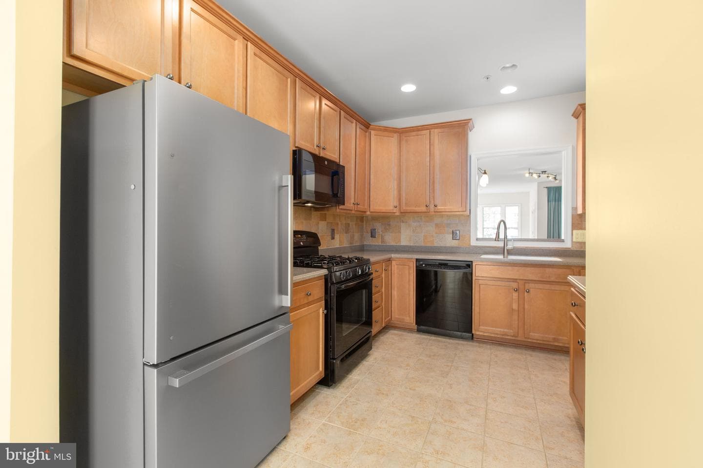 76 Denison Street photo 4