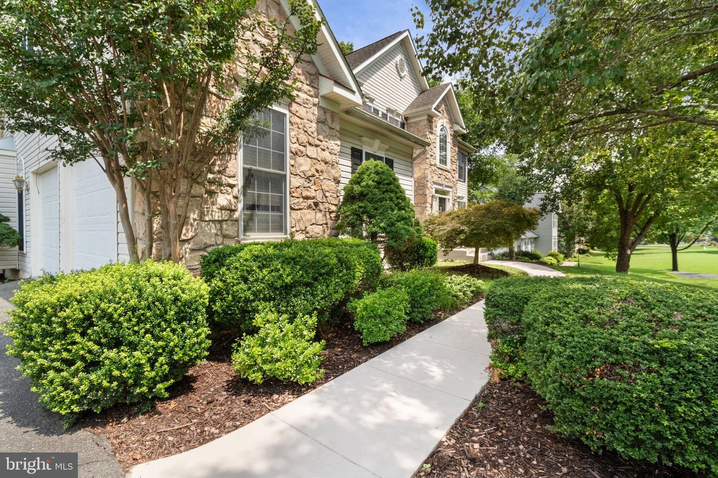46 Monument Drive photo 43