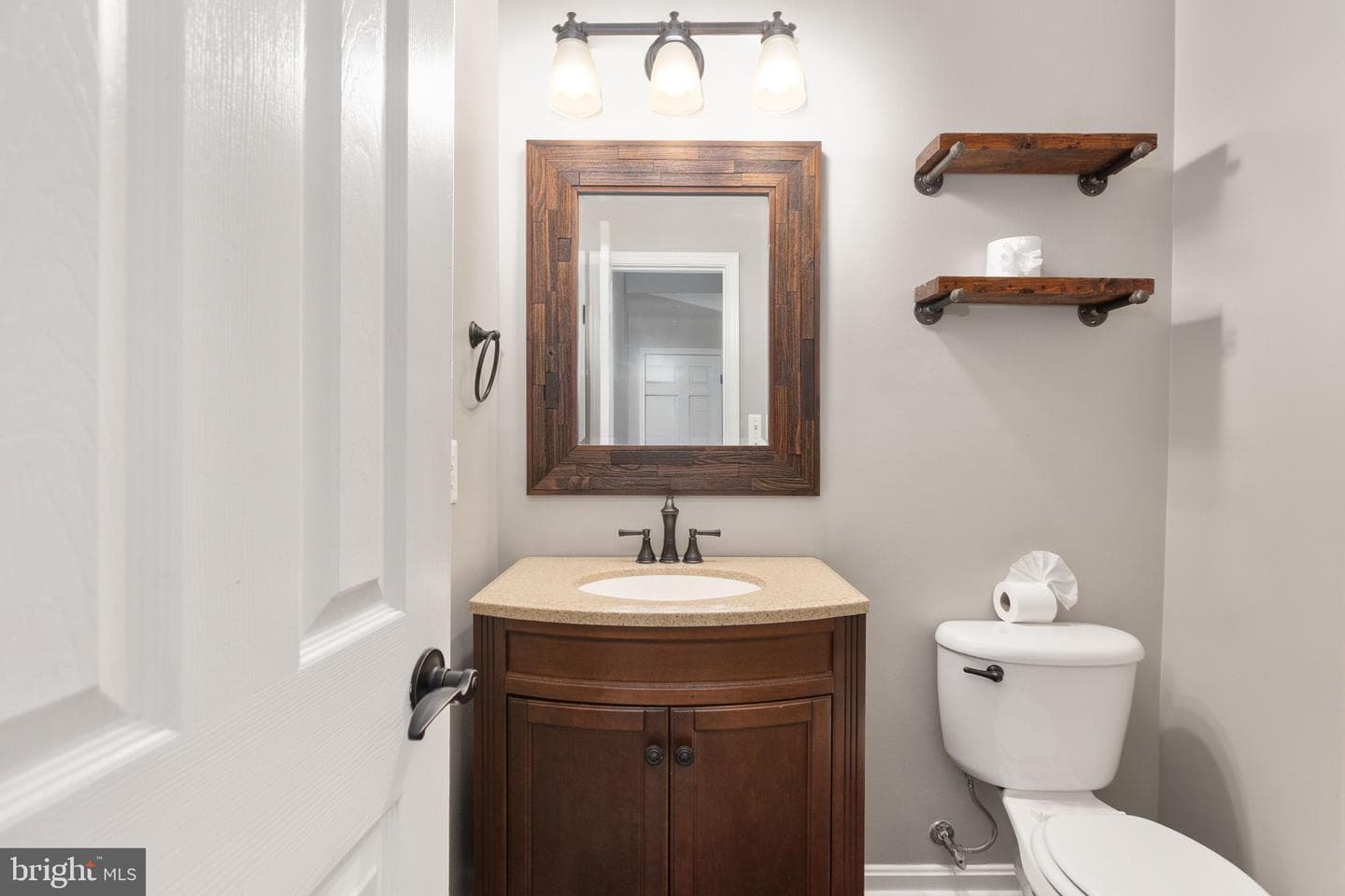 115 Chriswood Lane photo 32