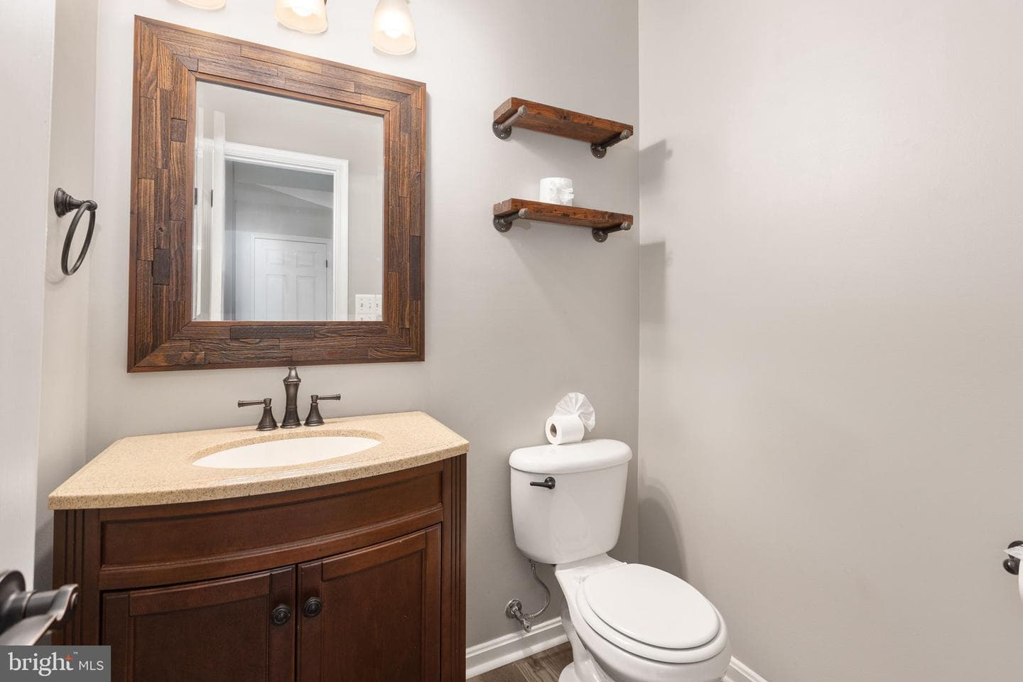115 Chriswood Lane photo 33