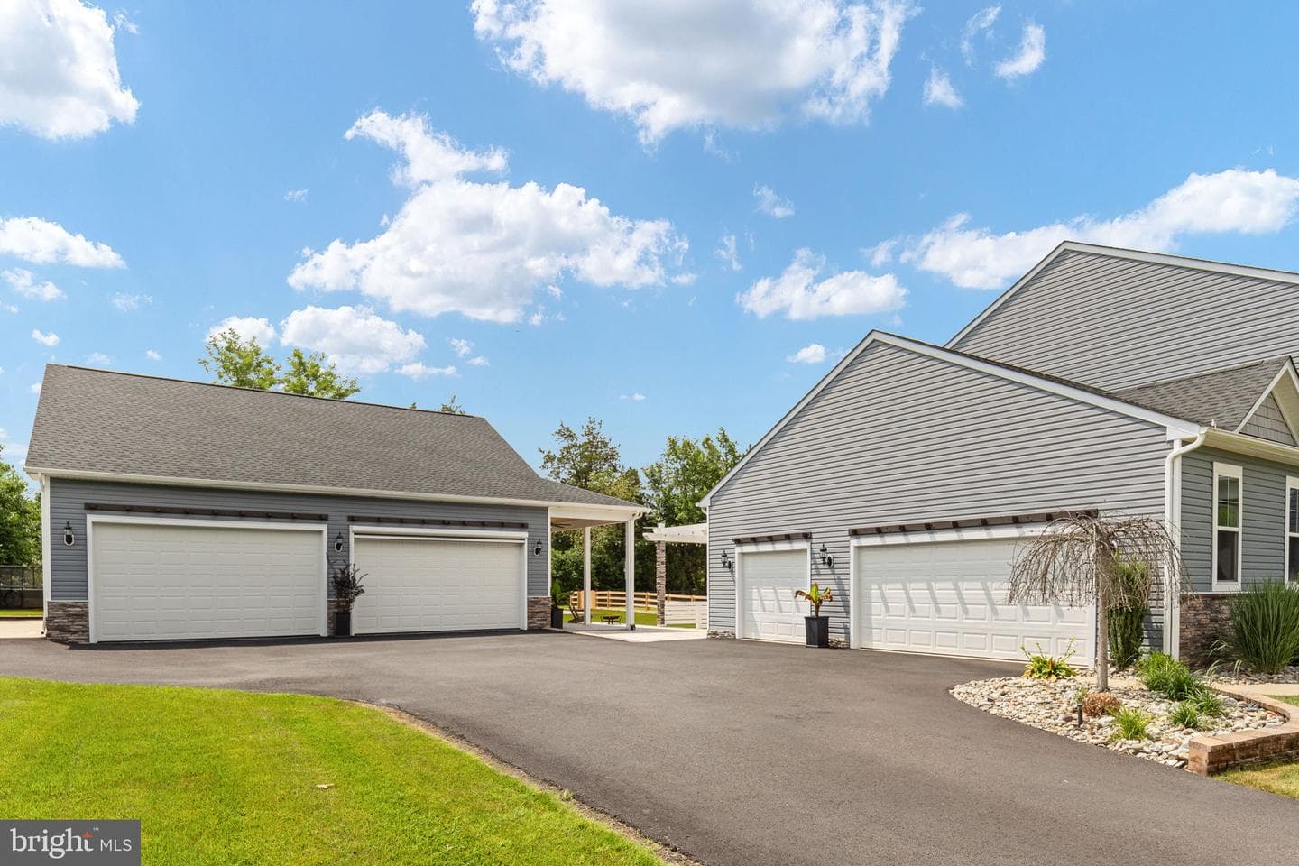 215 Saddle Ridge Lane photo 5