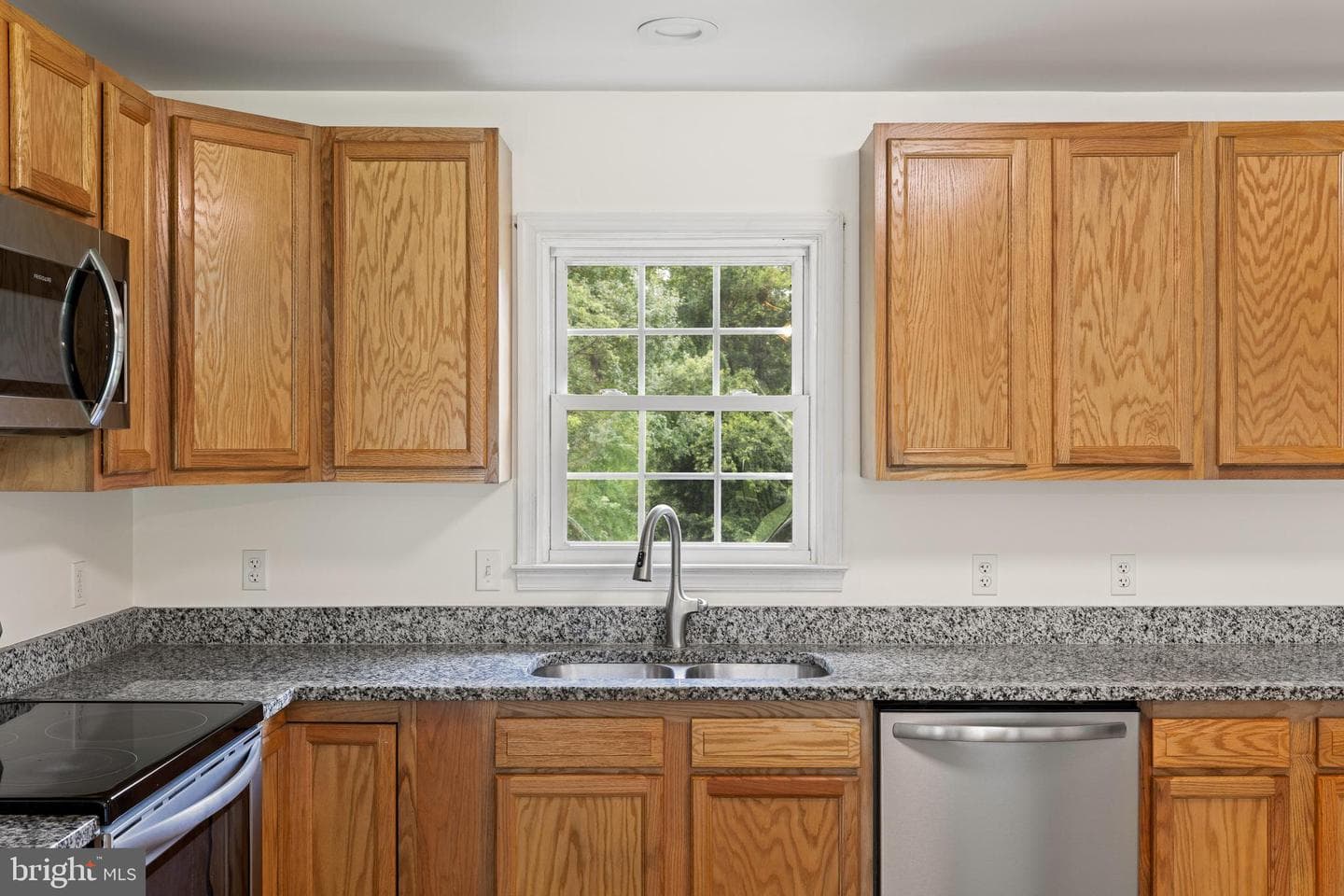 281 Truslow Road photo 5