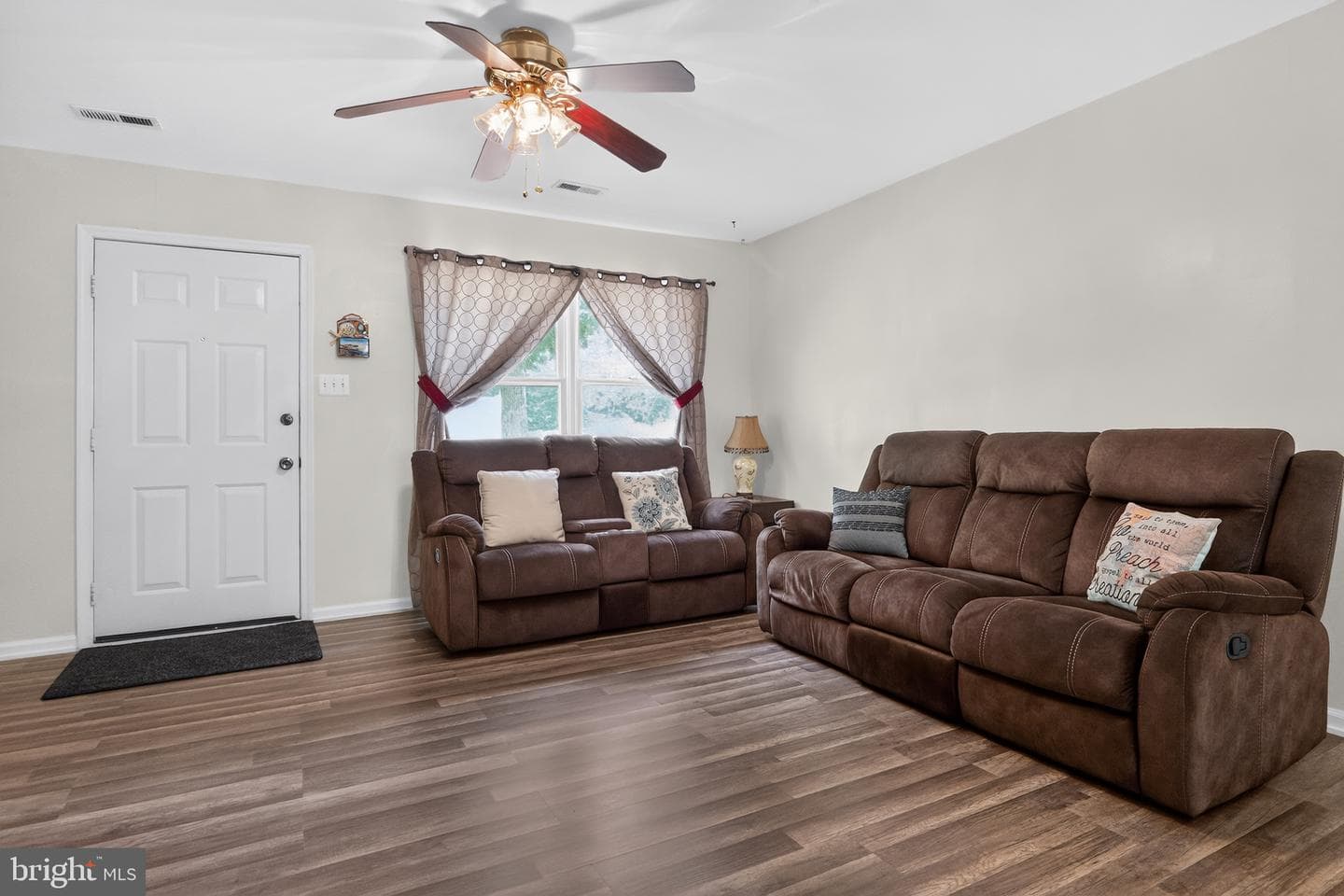 9 Breezy Hill Drive photo 3