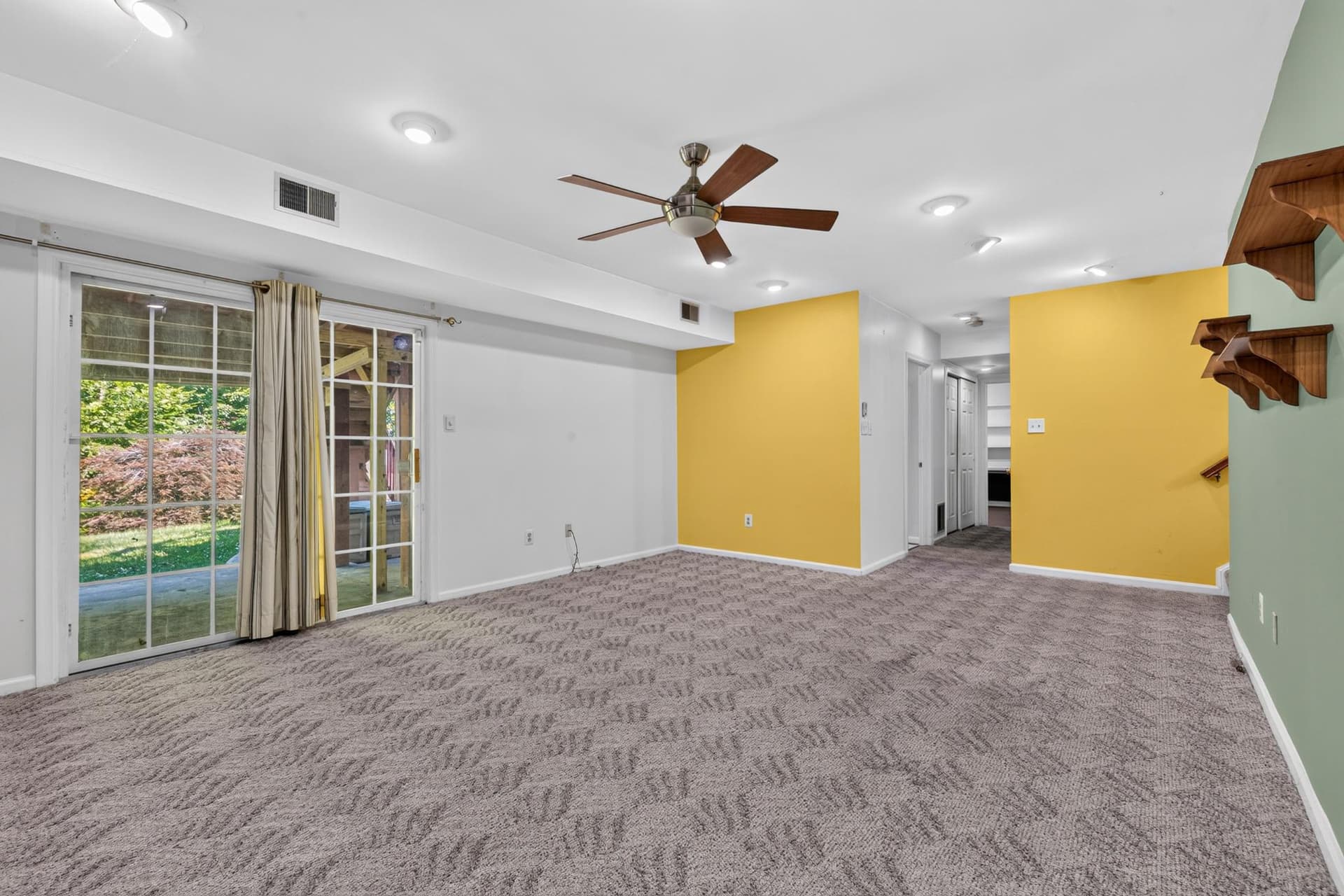49 Clark Lane photo 12