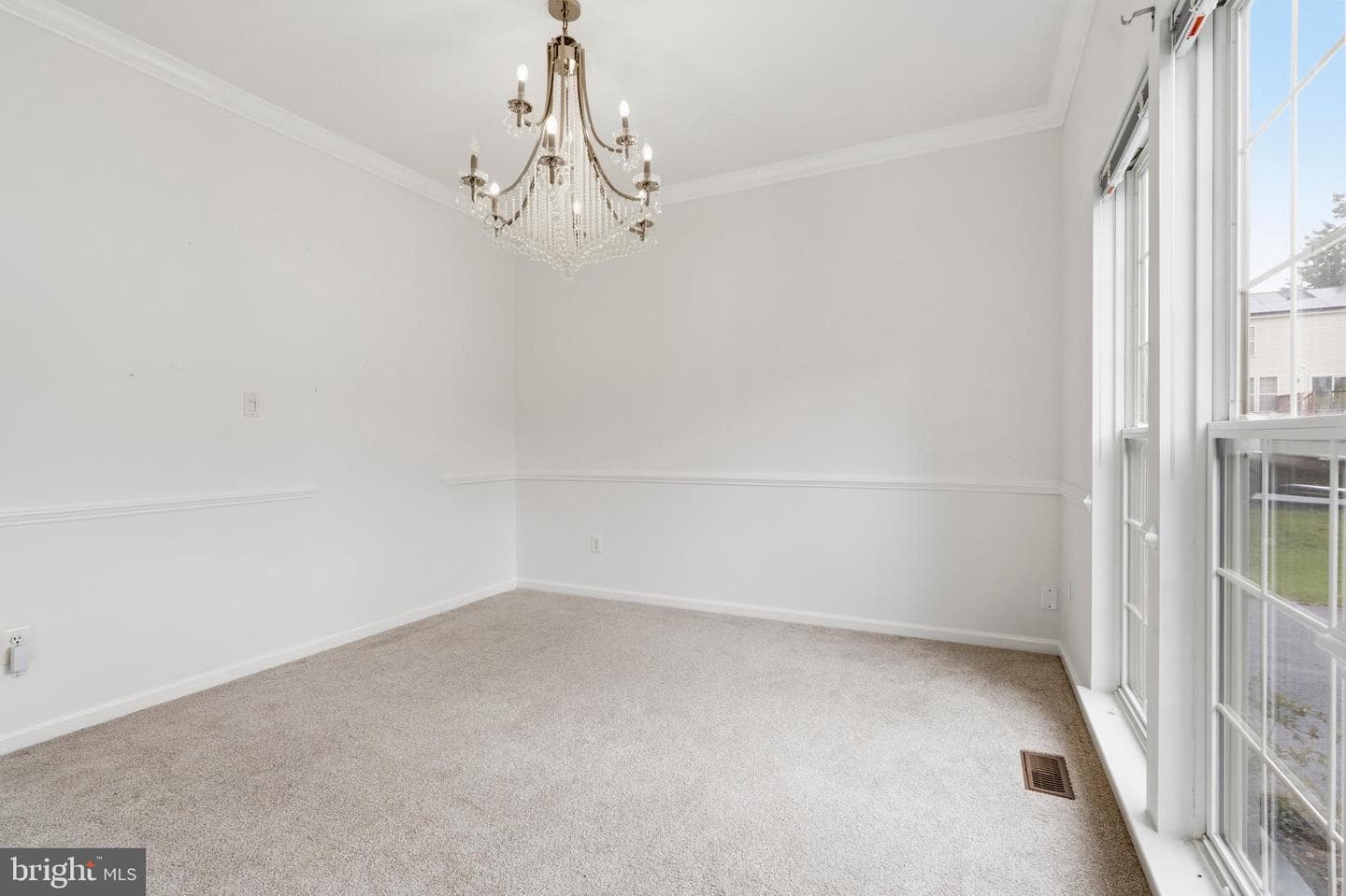 33 Jade Drive photo 10