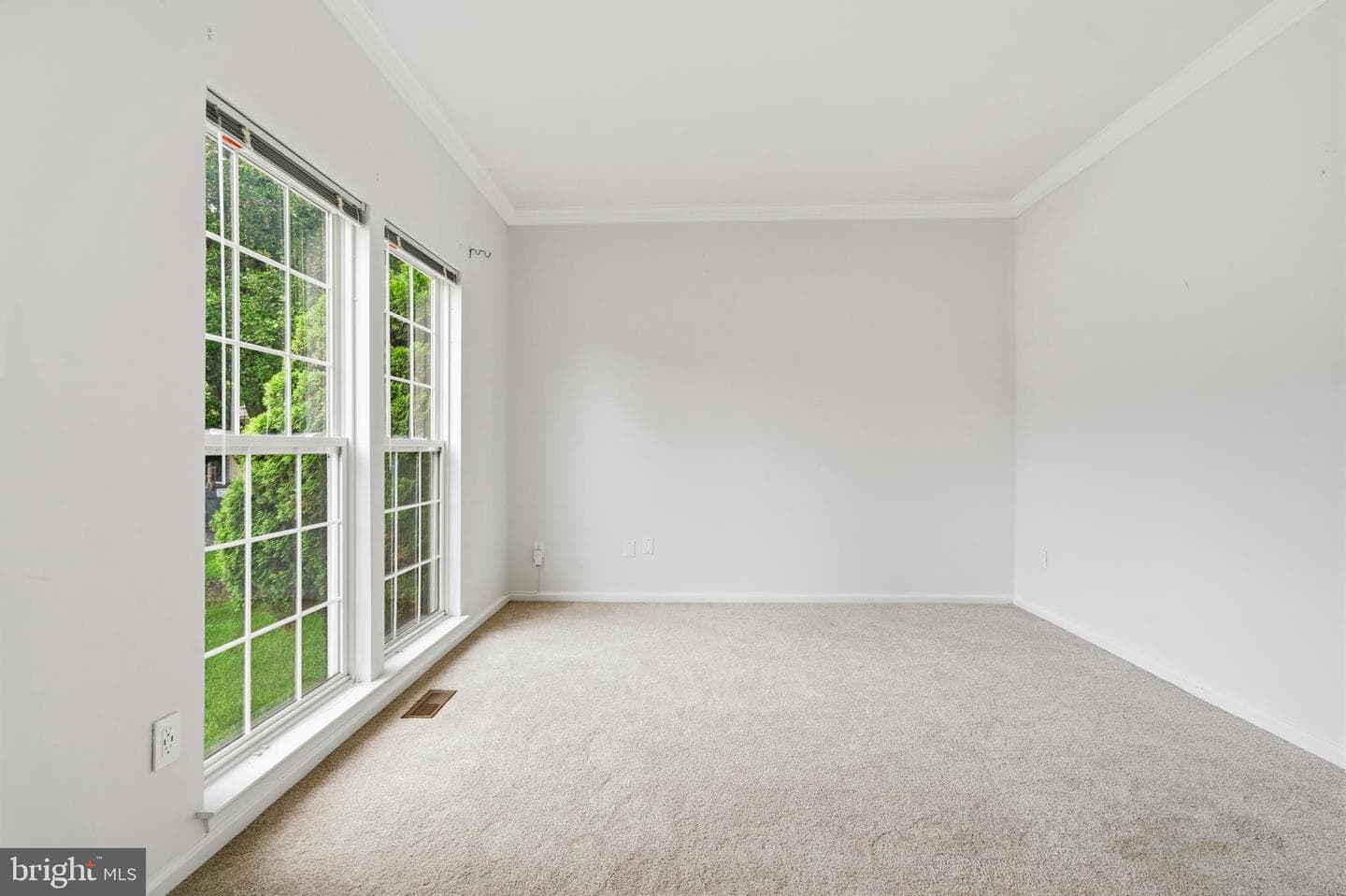 33 Jade Drive photo 8