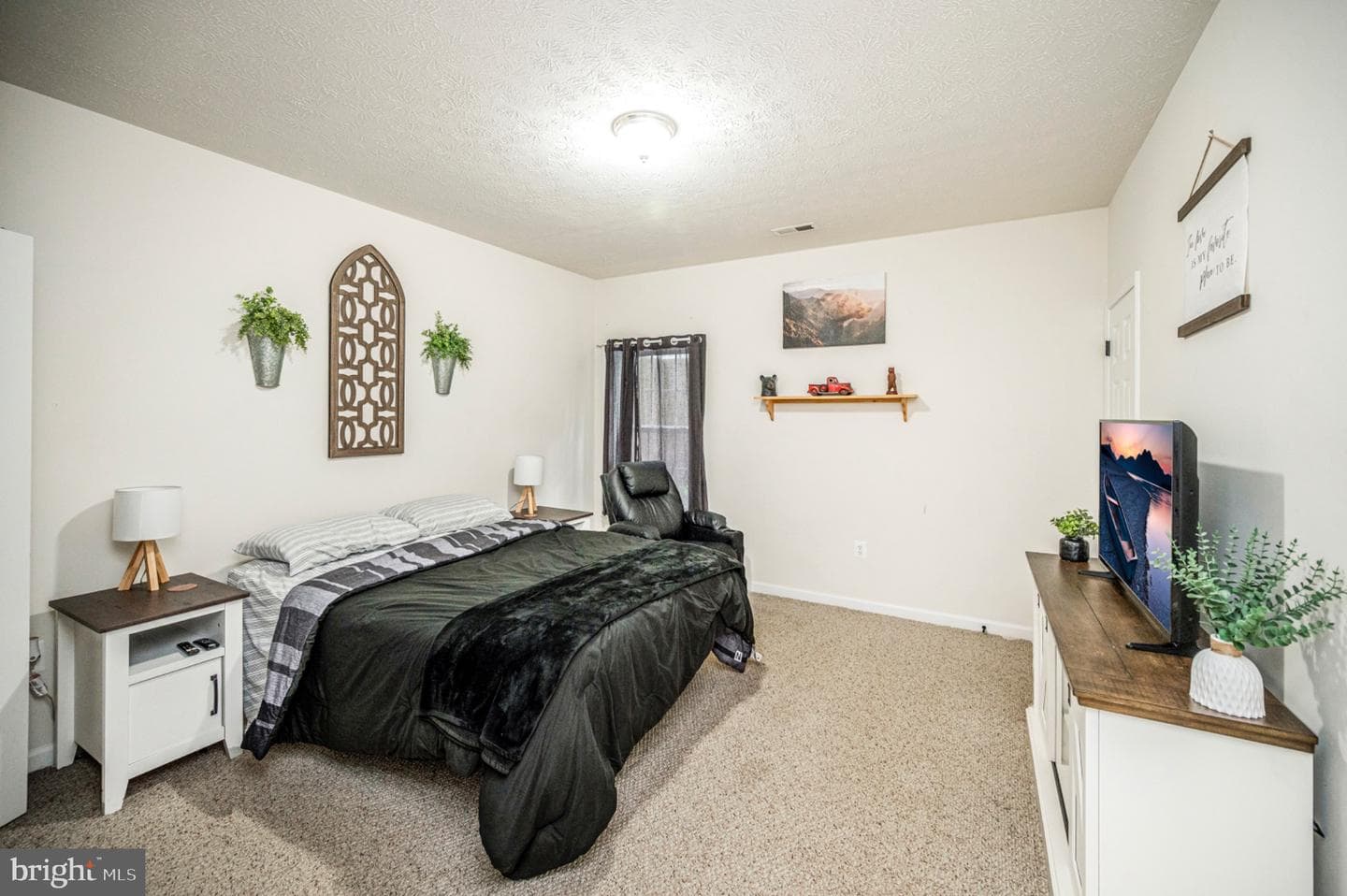239 Toluca Road photo 73