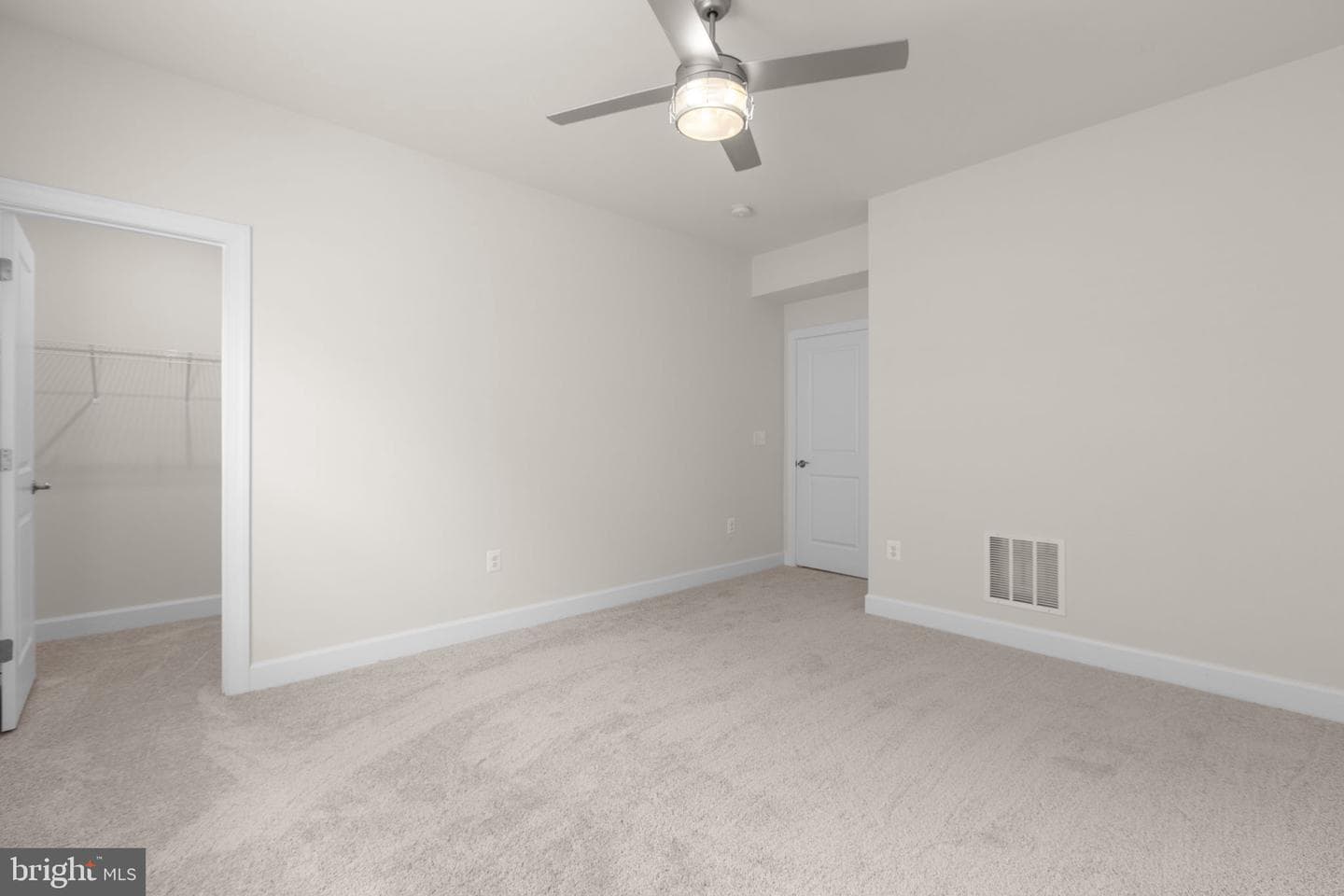 1221 Marigold Street photo 33