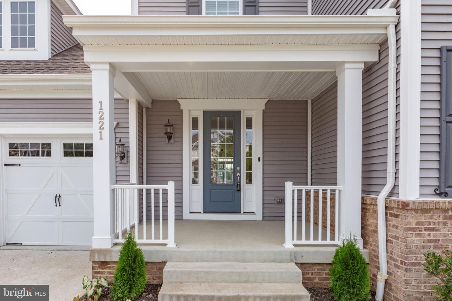 1221 Marigold Street photo 4