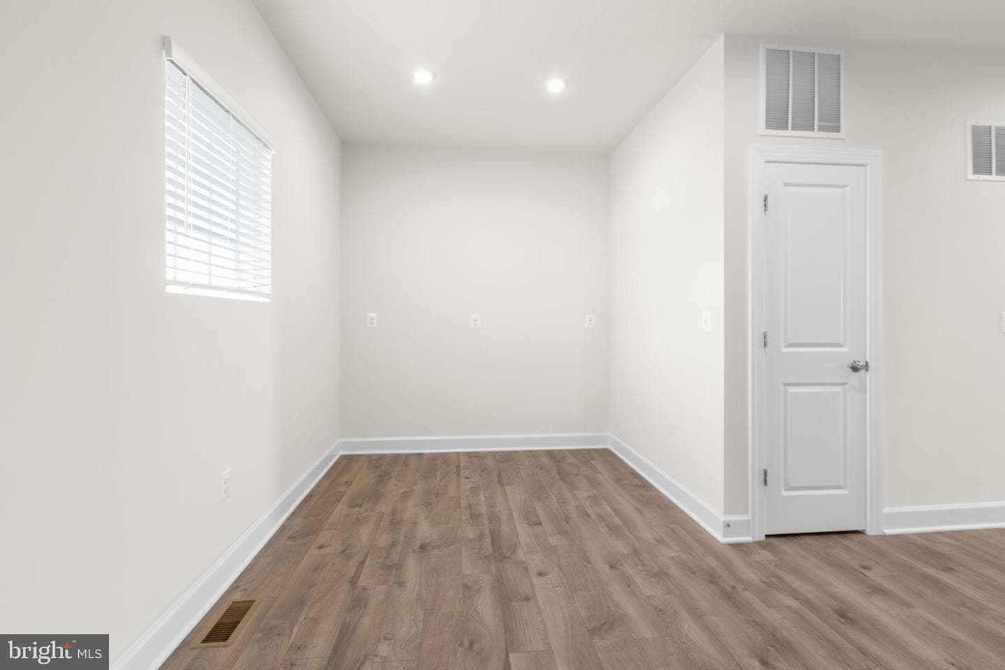 1221 Marigold Street photo 42