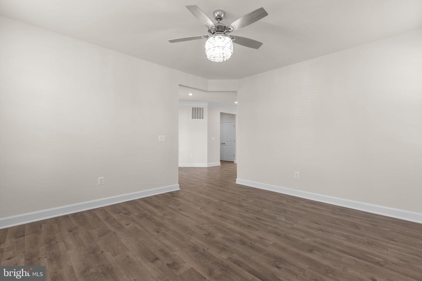1221 Marigold Street photo 9