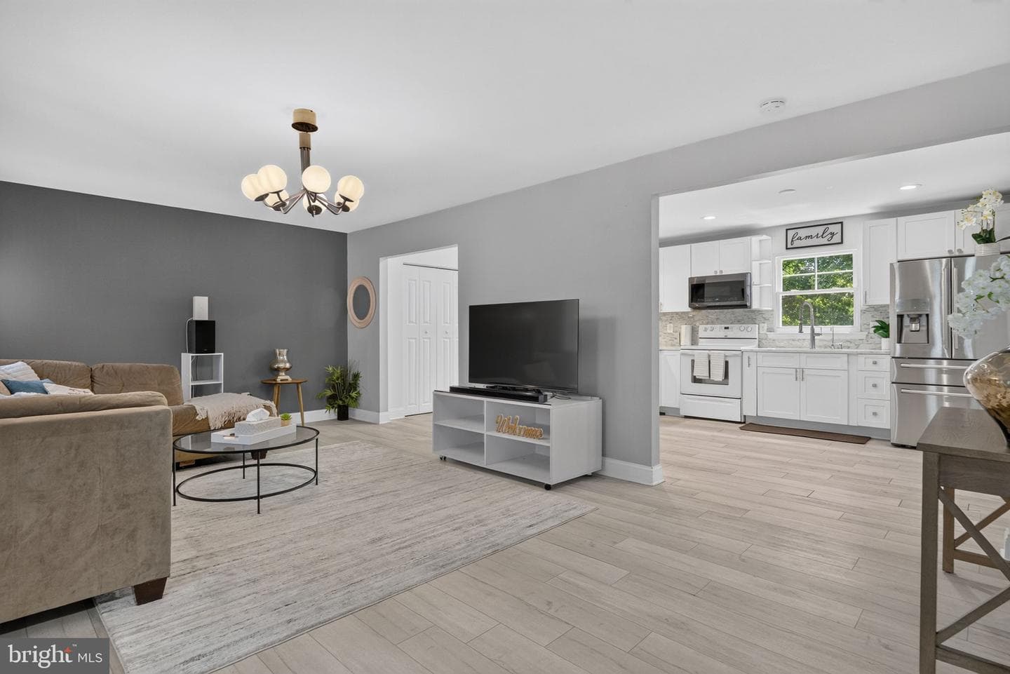 212 Pepper Tree Lane photo 4