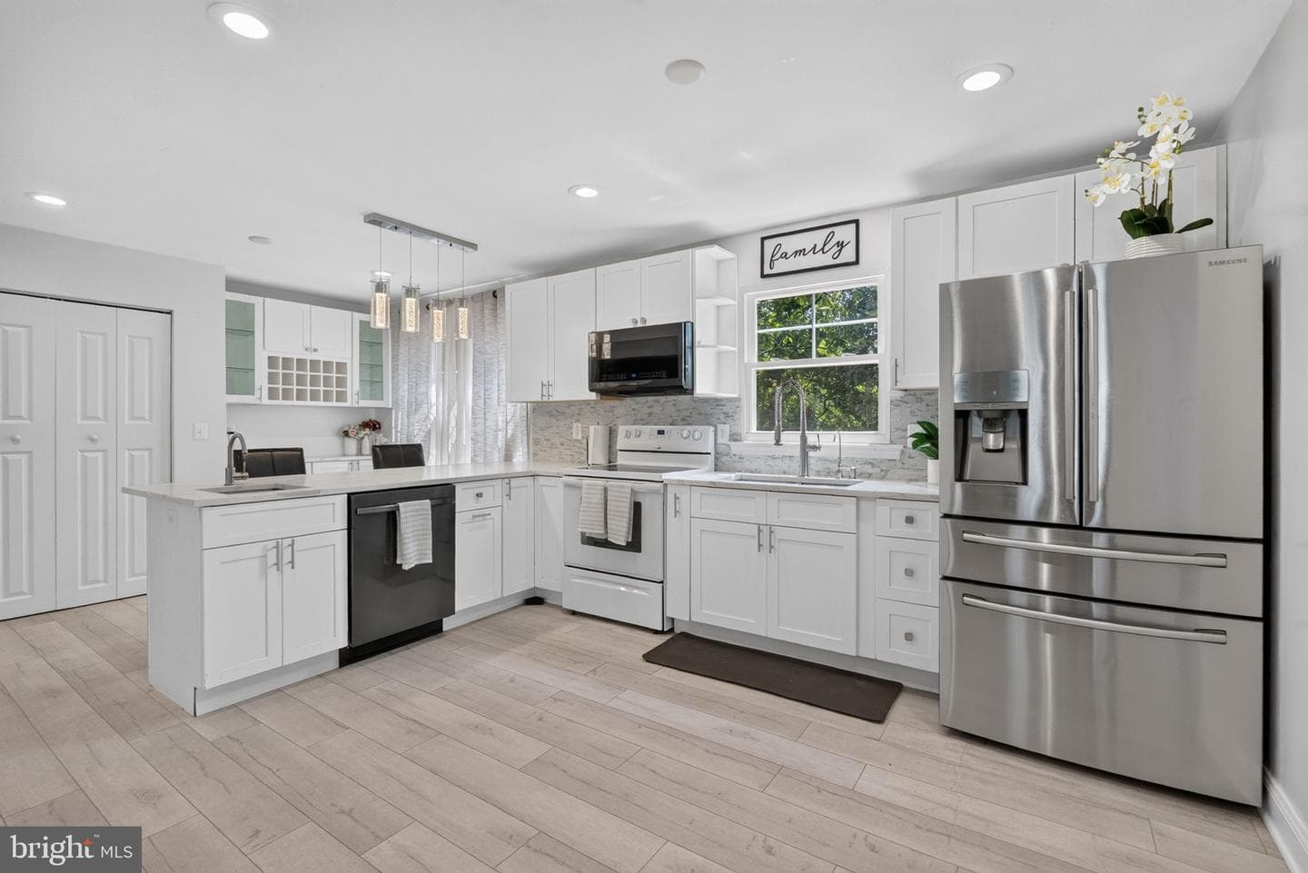 212 Pepper Tree Lane photo 8