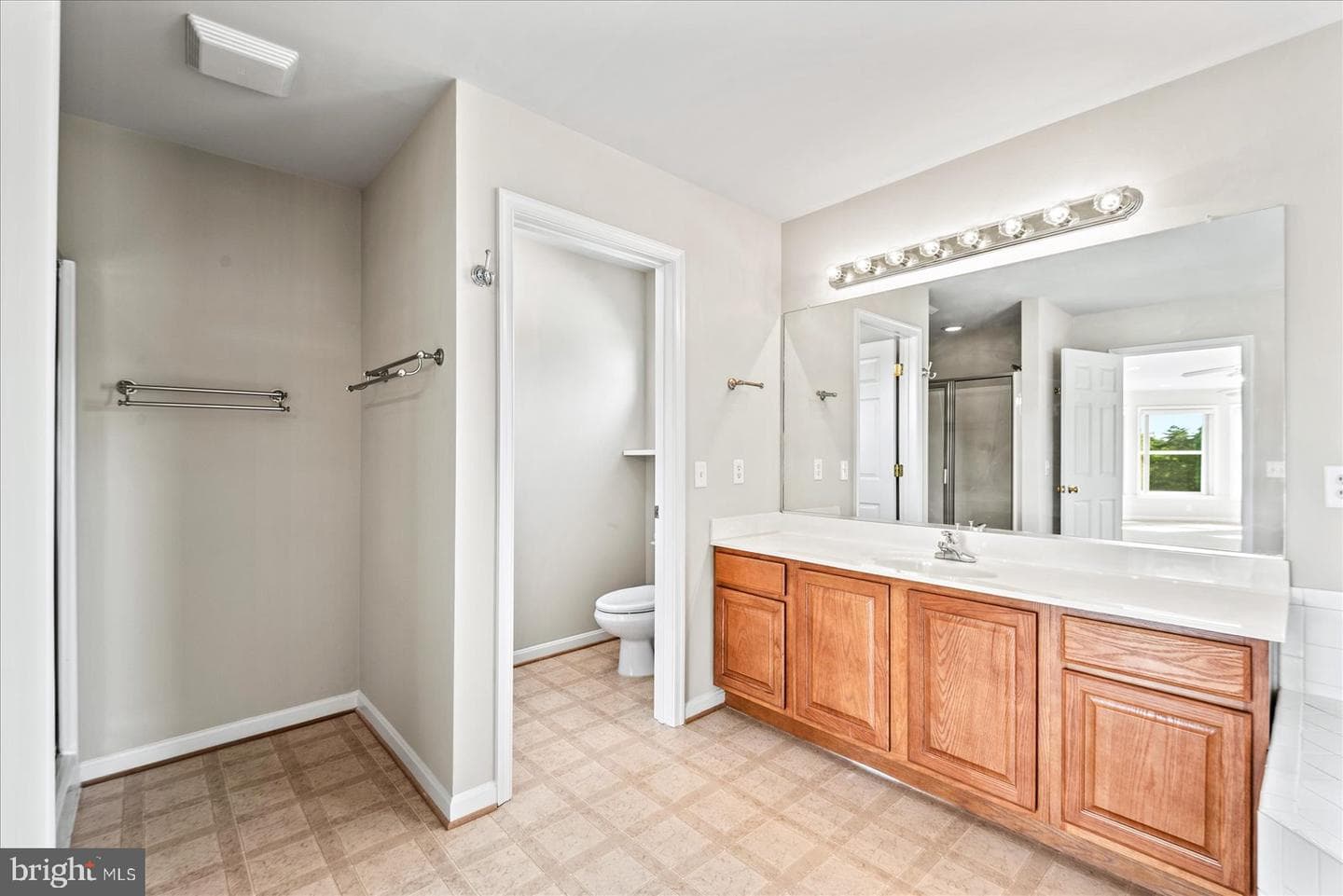 19 Pinto Lane photo 37