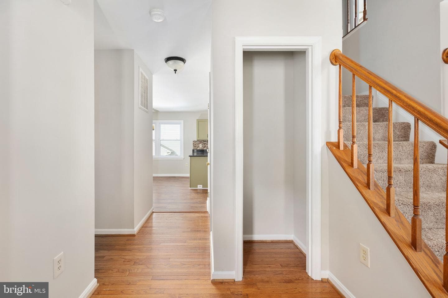 1 Markham Way photo 10