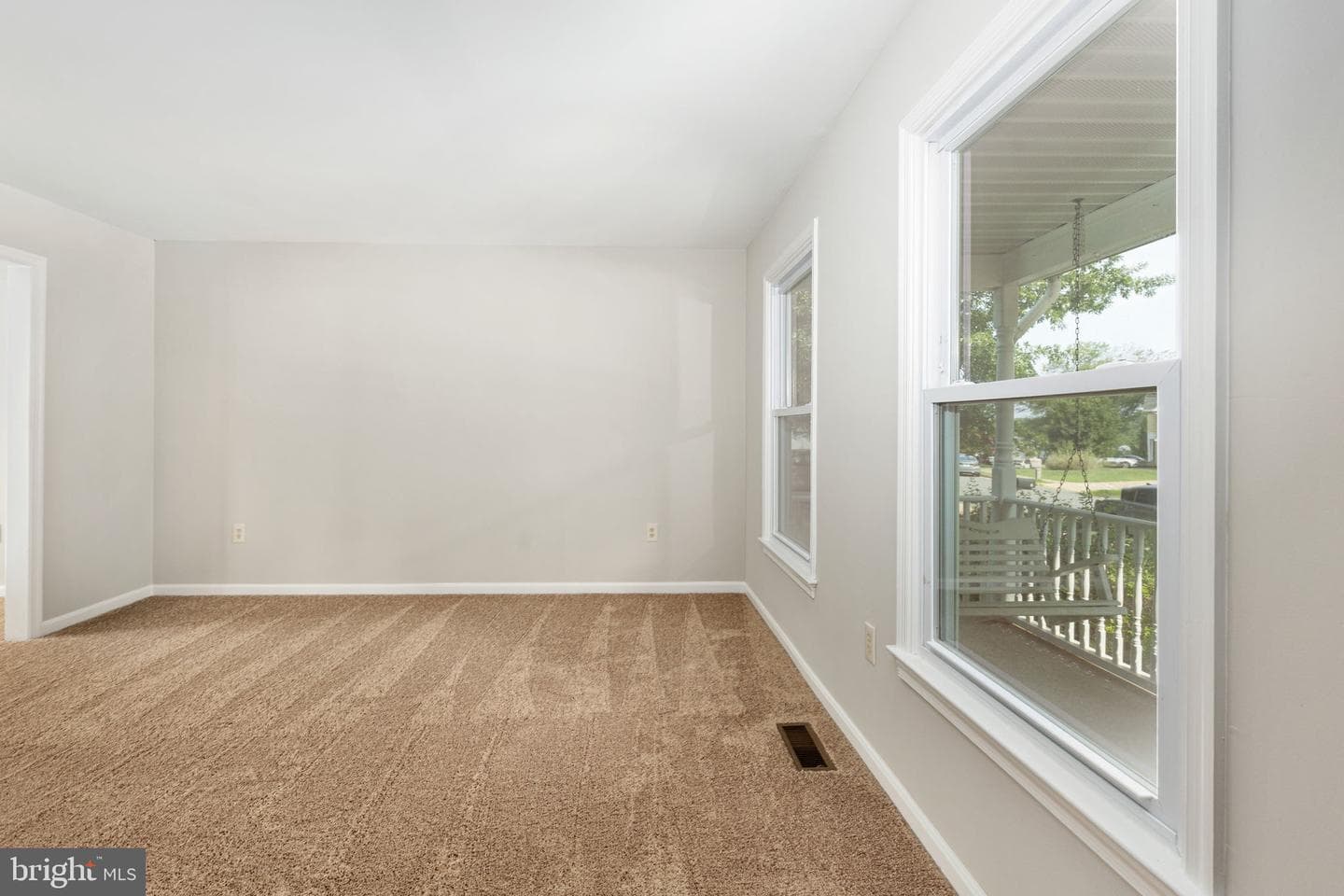 1 Markham Way photo 14