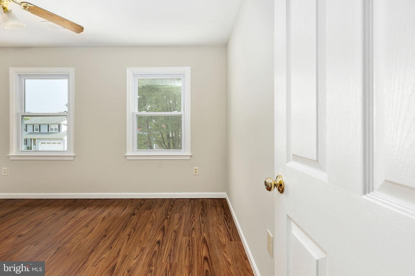 1 Markham Way photo 35