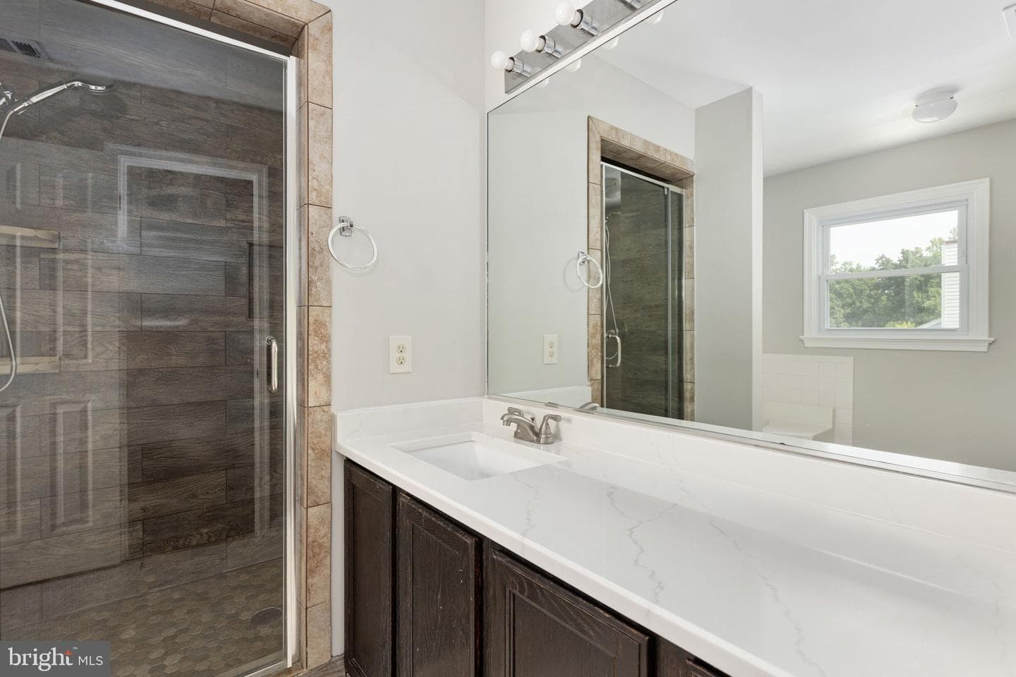 1 Markham Way photo 47