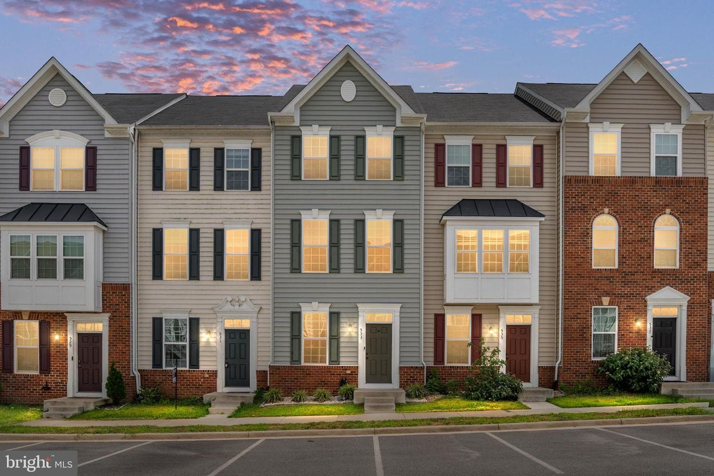 533 View Point Way photo 1