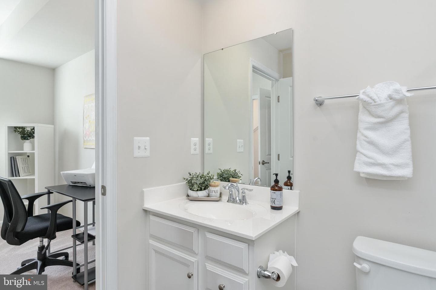 533 View Point Way photo 11