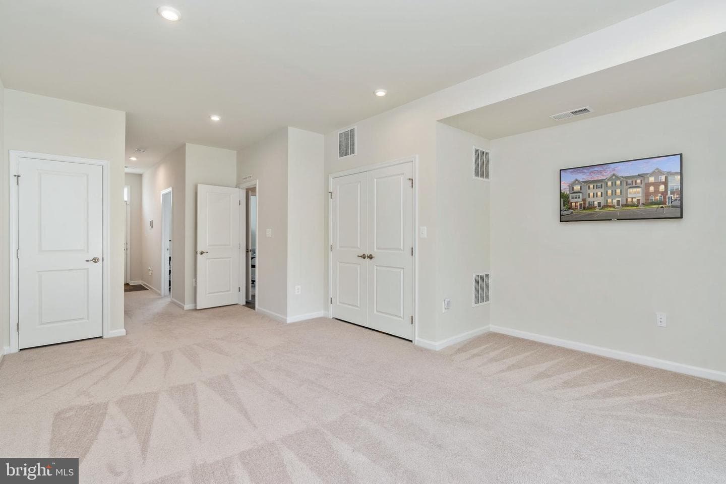 533 View Point Way photo 15