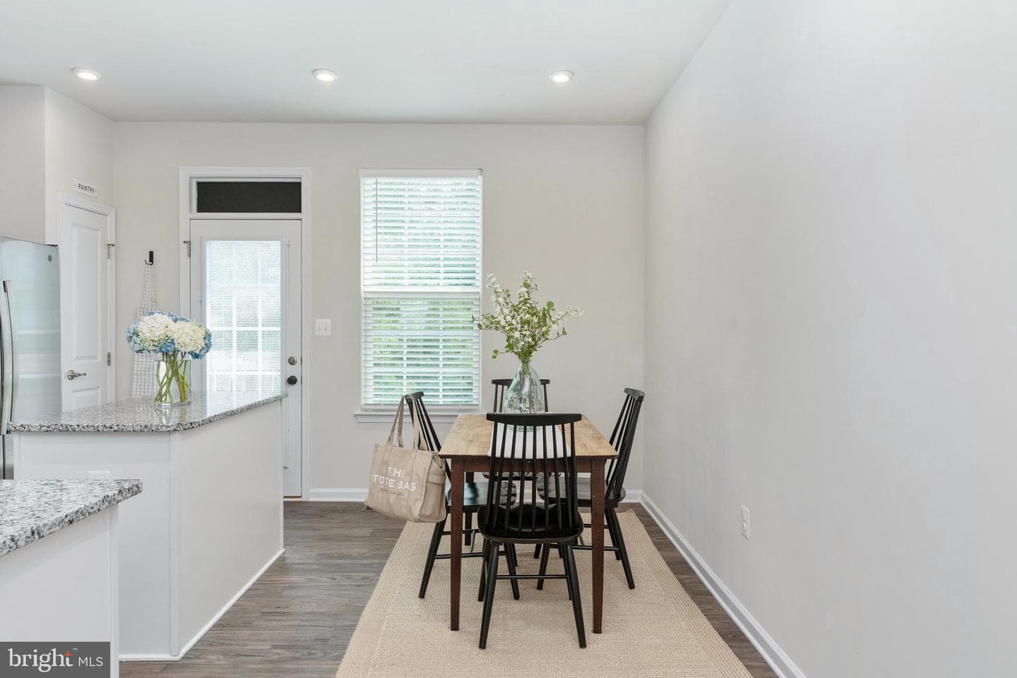 533 View Point Way photo 20
