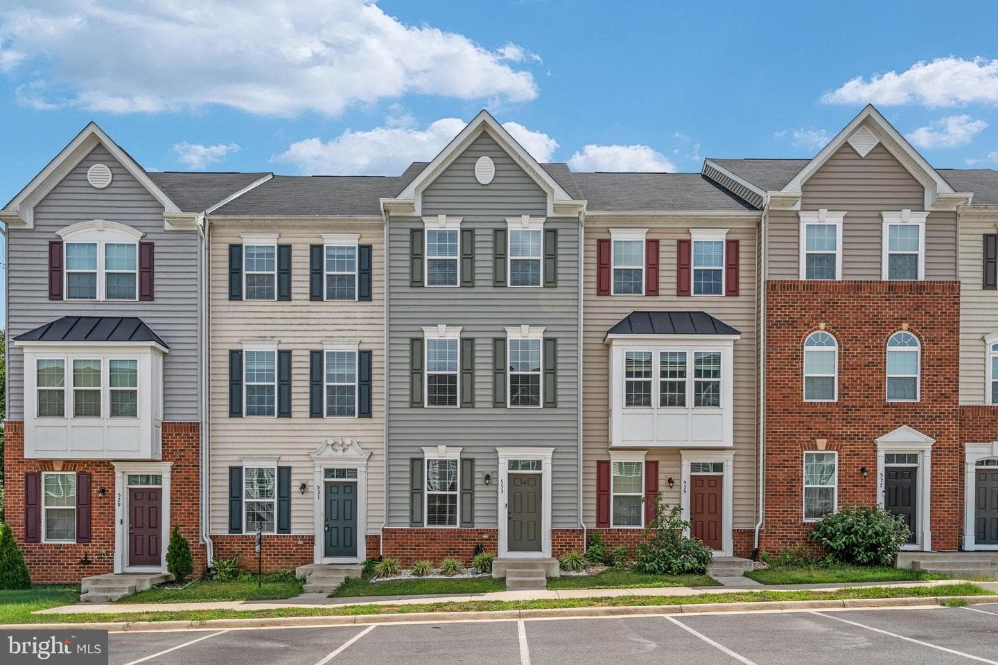 533 View Point Way photo 3