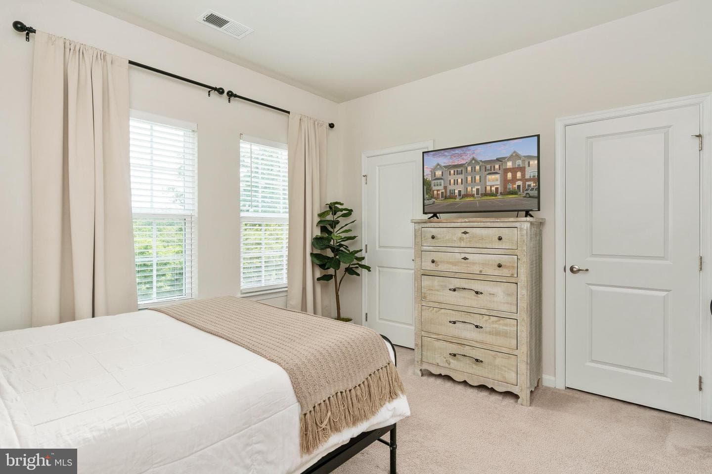 533 View Point Way photo 42