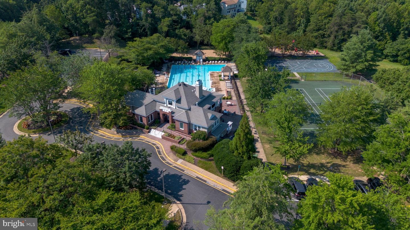 406 Rover Court photo 64