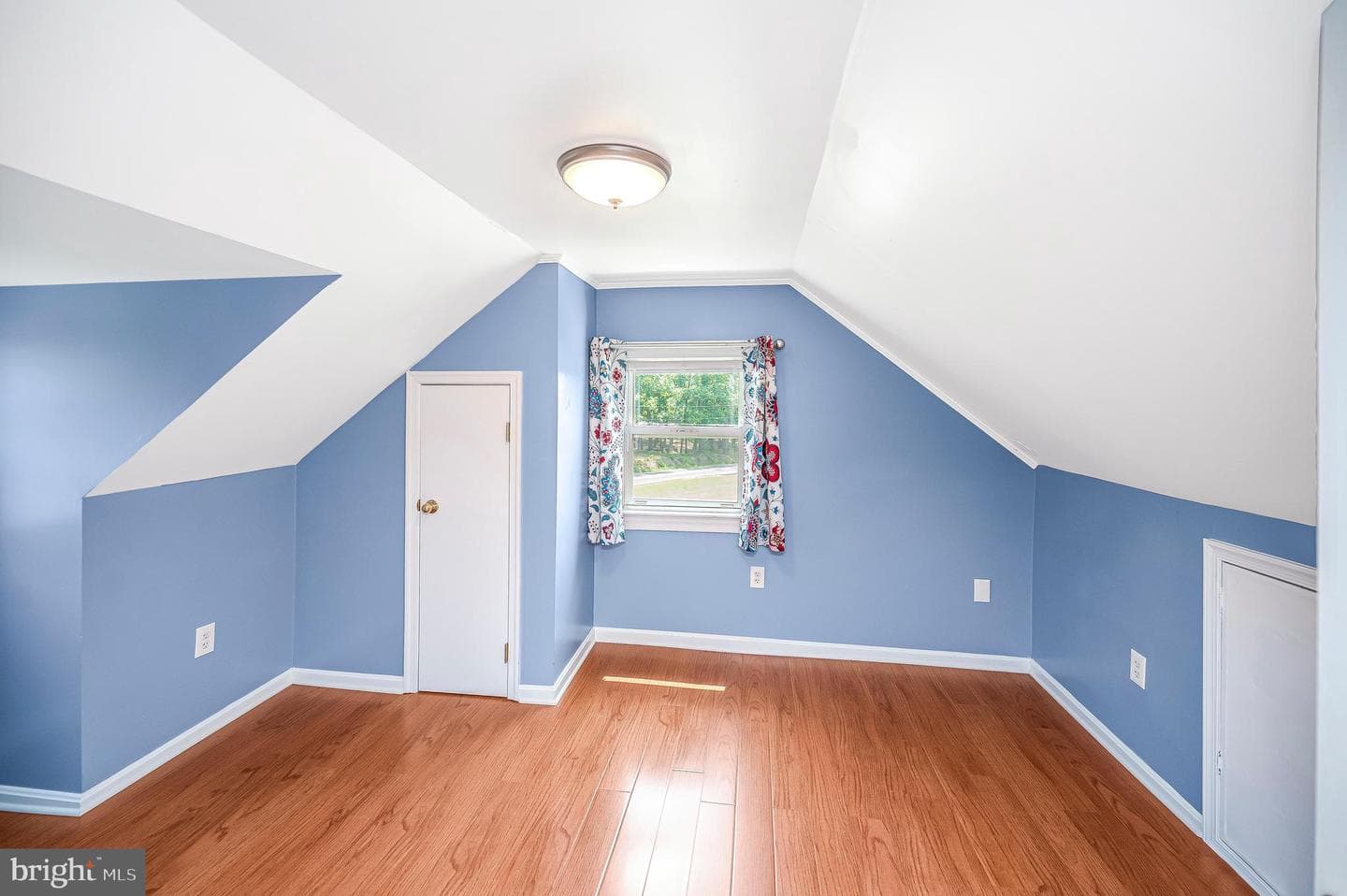 519 Telegraph Road photo 37