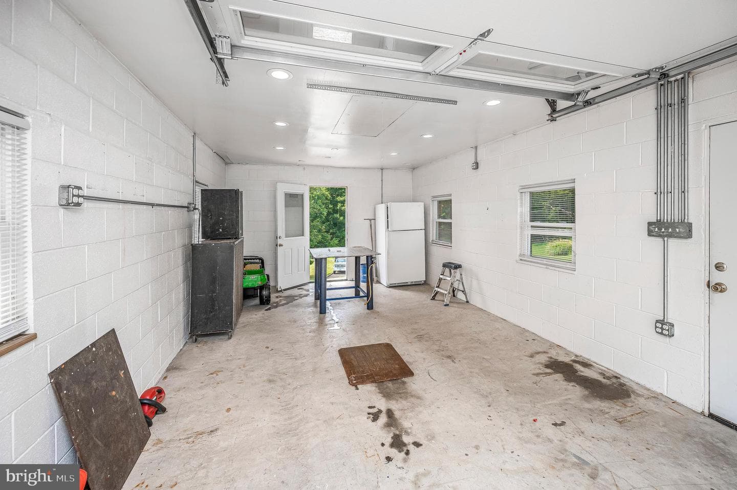 519 Telegraph Road photo 43