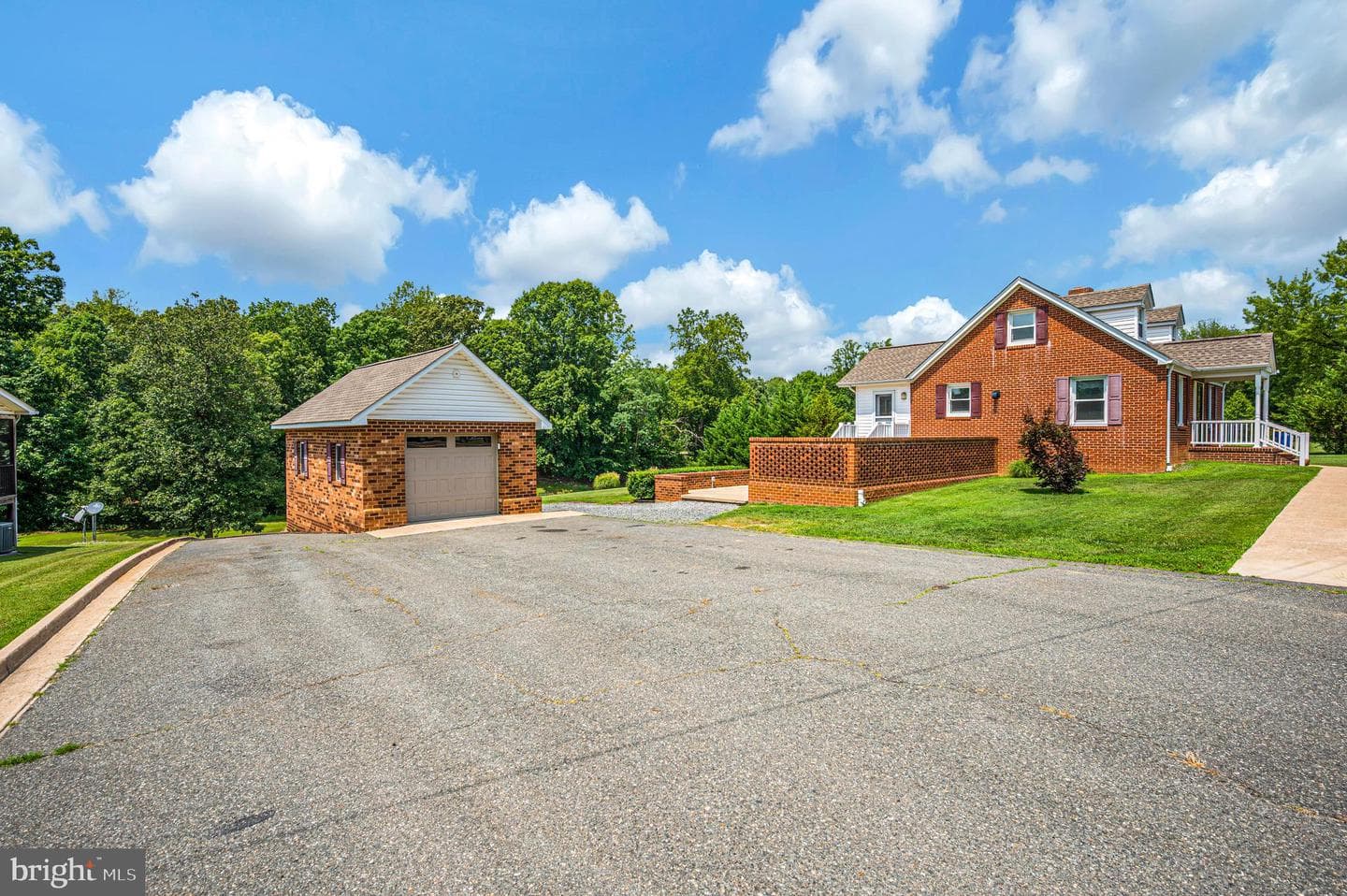 519 Telegraph Road photo 46