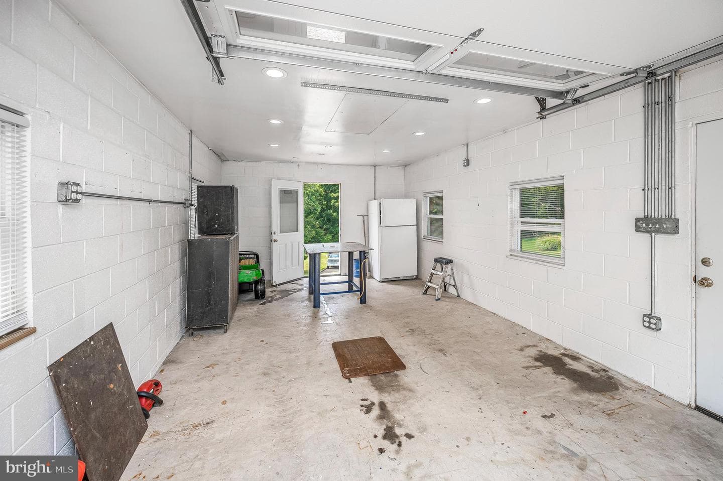 519 Telegraph Road photo 9