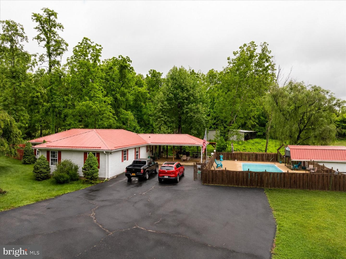 11419 Oak Grove, Bristol