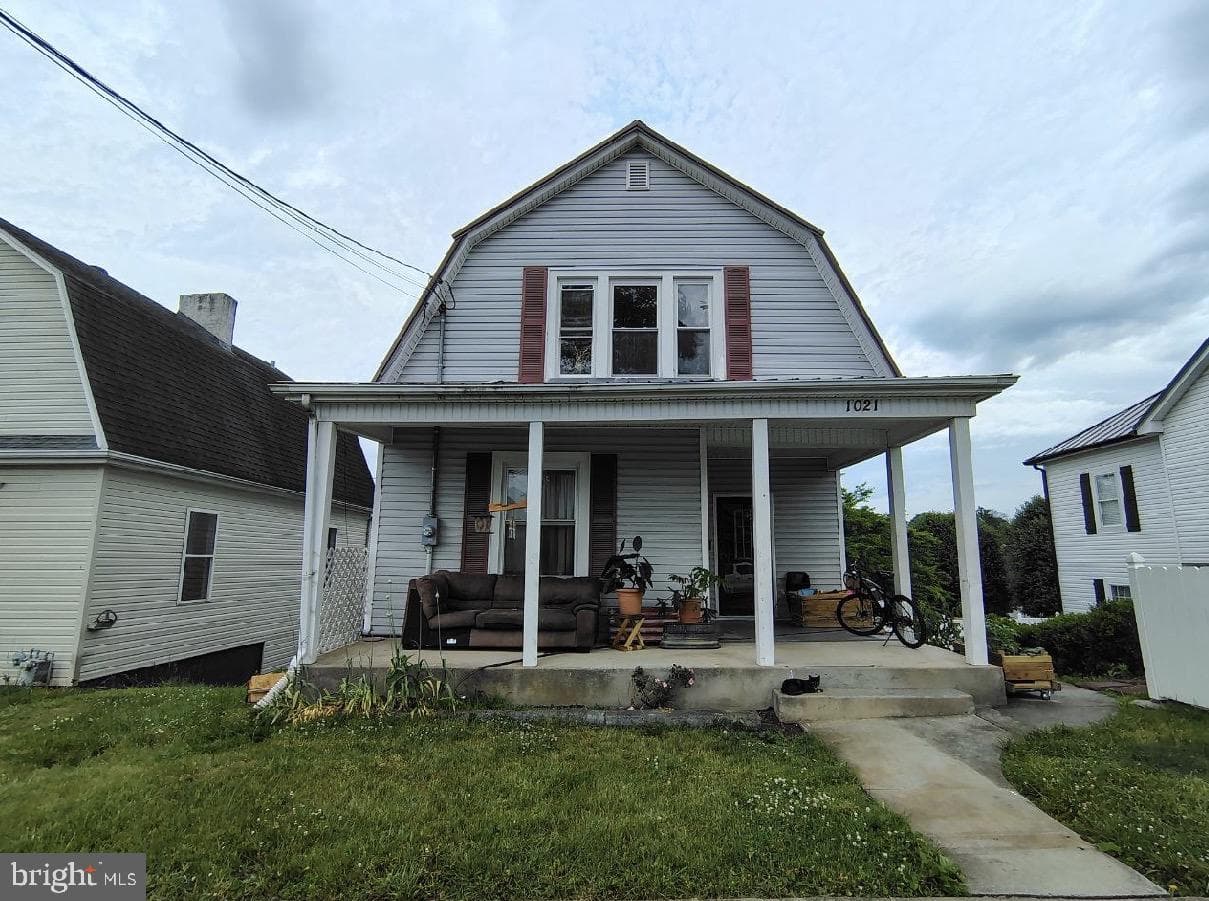1021 Fairmount, Bristol