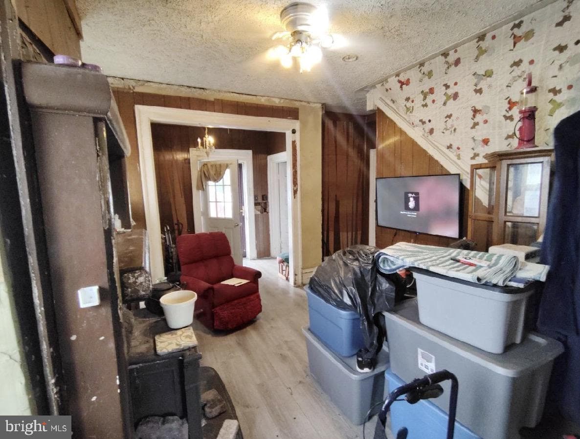 1021 Fairmount photo 16