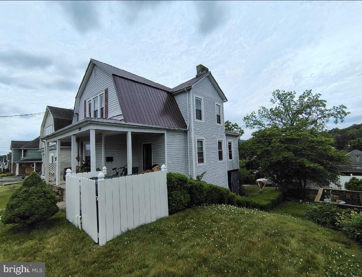 1021 Fairmount, Bristol