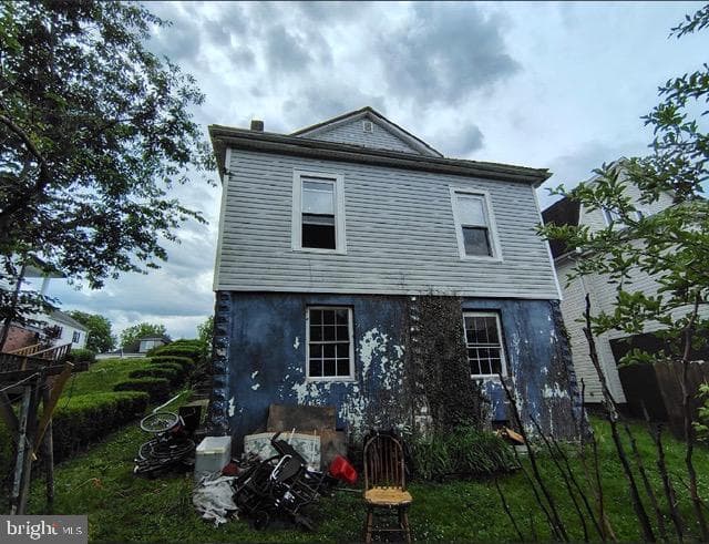 1021 Fairmount photo 3