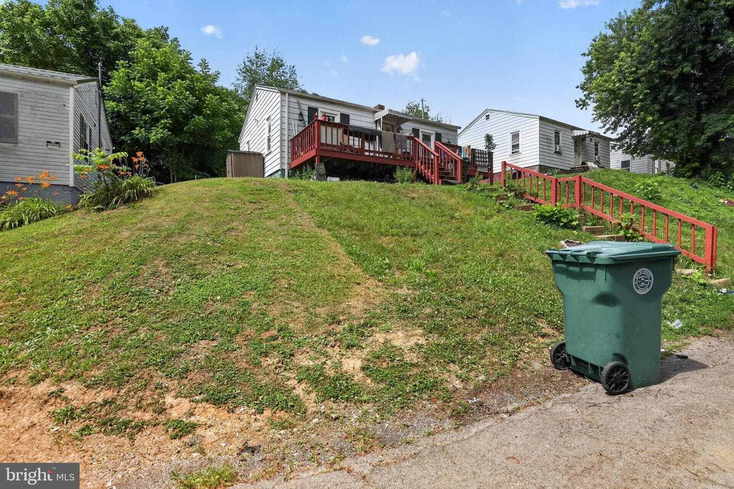 187 Court Dr, Bristol