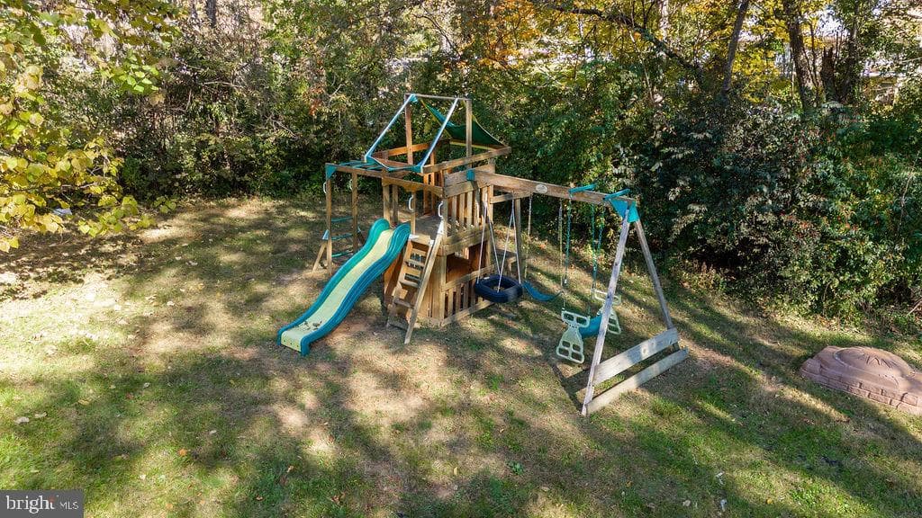952 Fairway Drive photo 18
