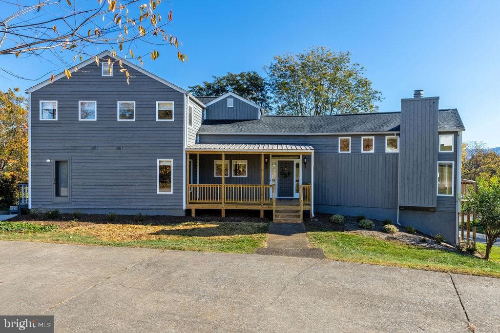 952 Fairway Drive photo 4