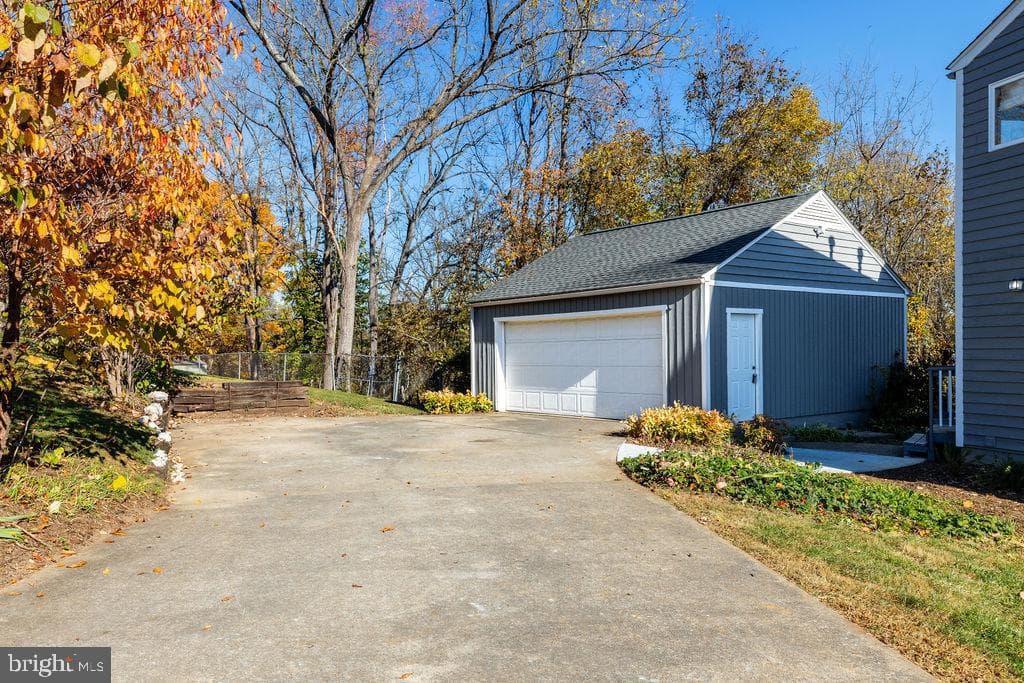 952 Fairway Drive photo 5