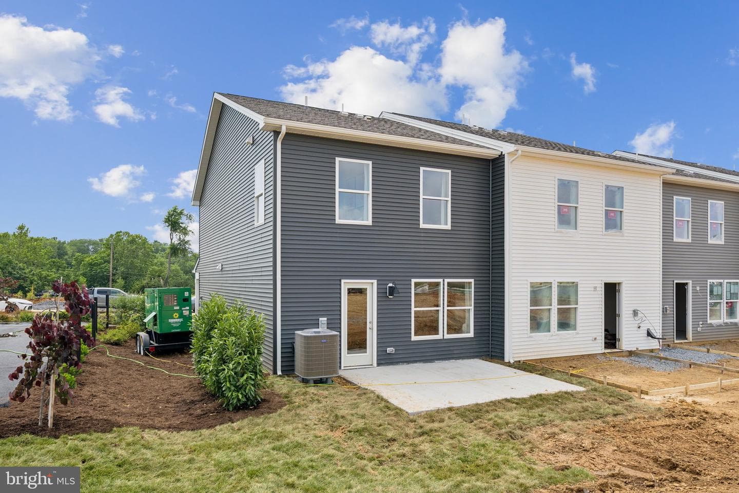 233 Camden Drive photo 31