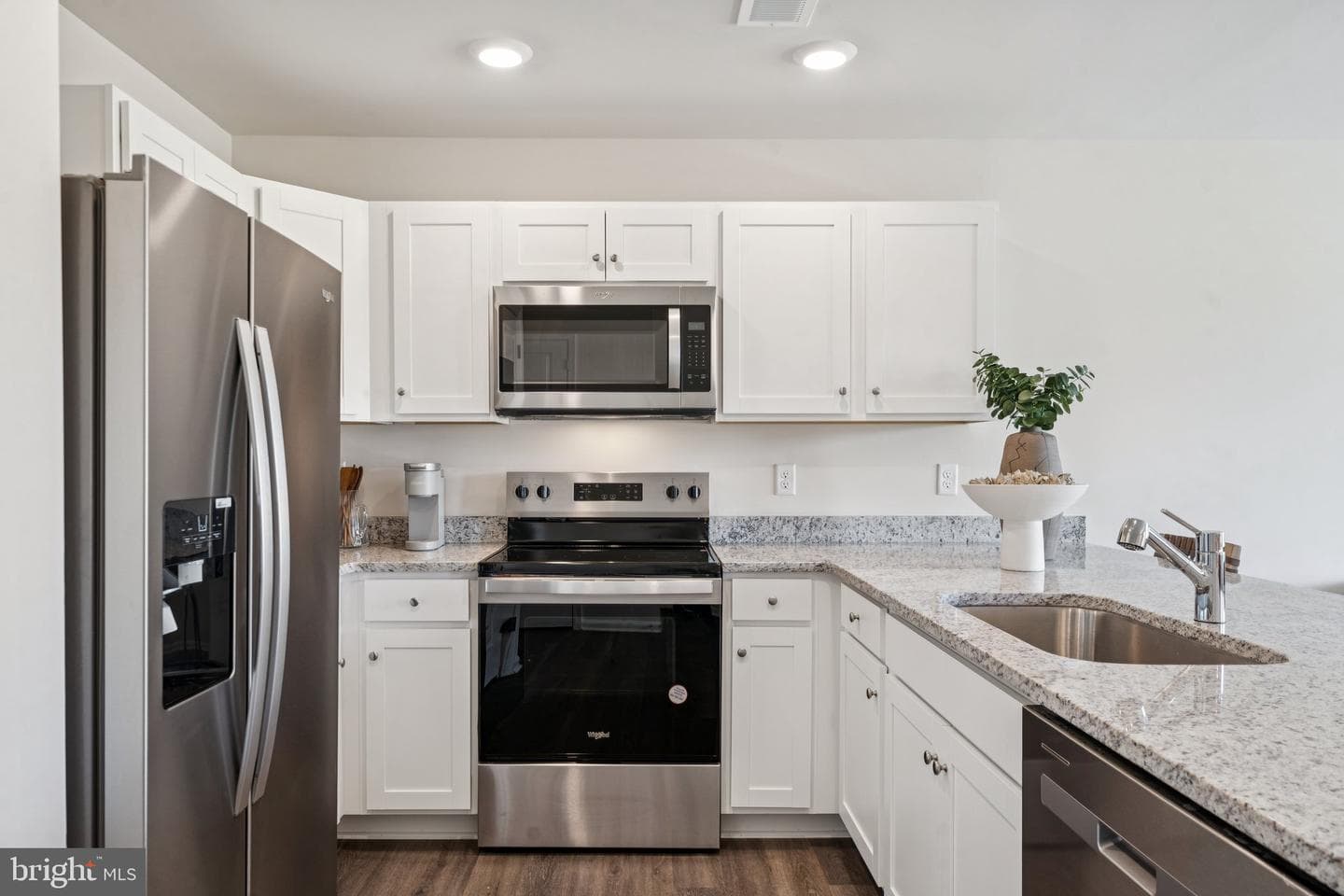 221 Camden Drive photo 3