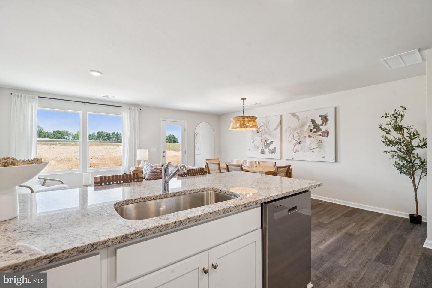 221 Camden Drive photo 4