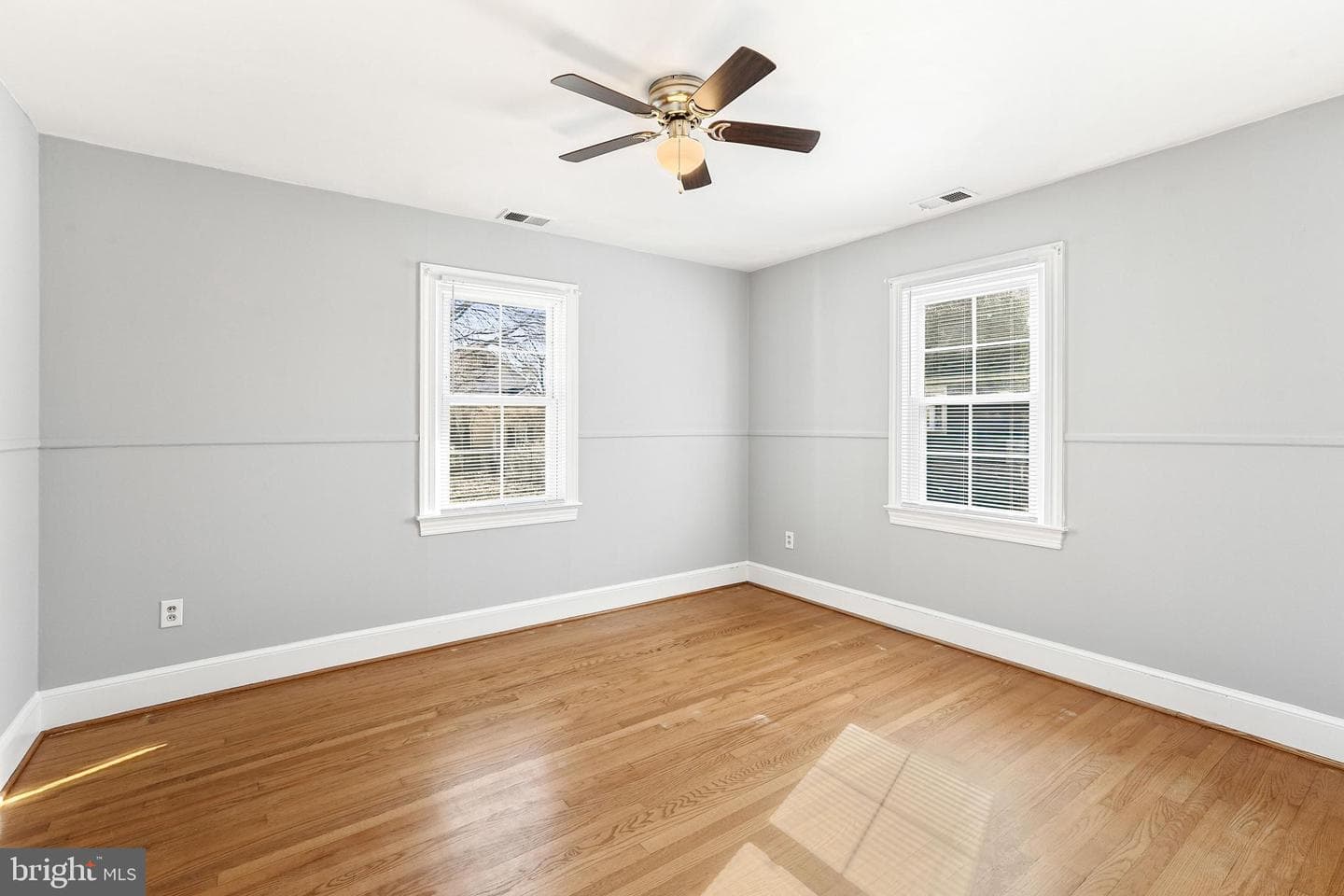518 Bancroft Avenue photo 23