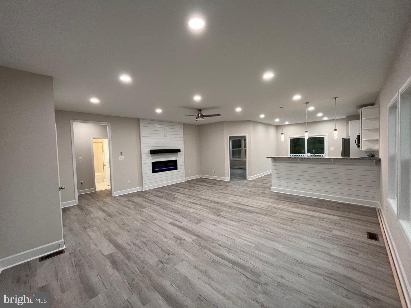 333 Azure Drive photo 10