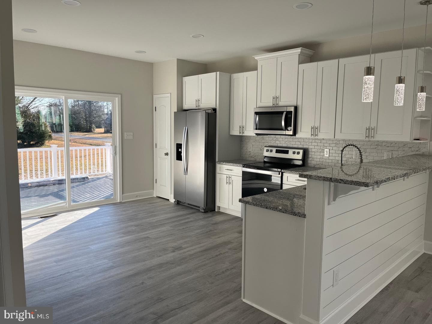 333 Azure Drive photo 3