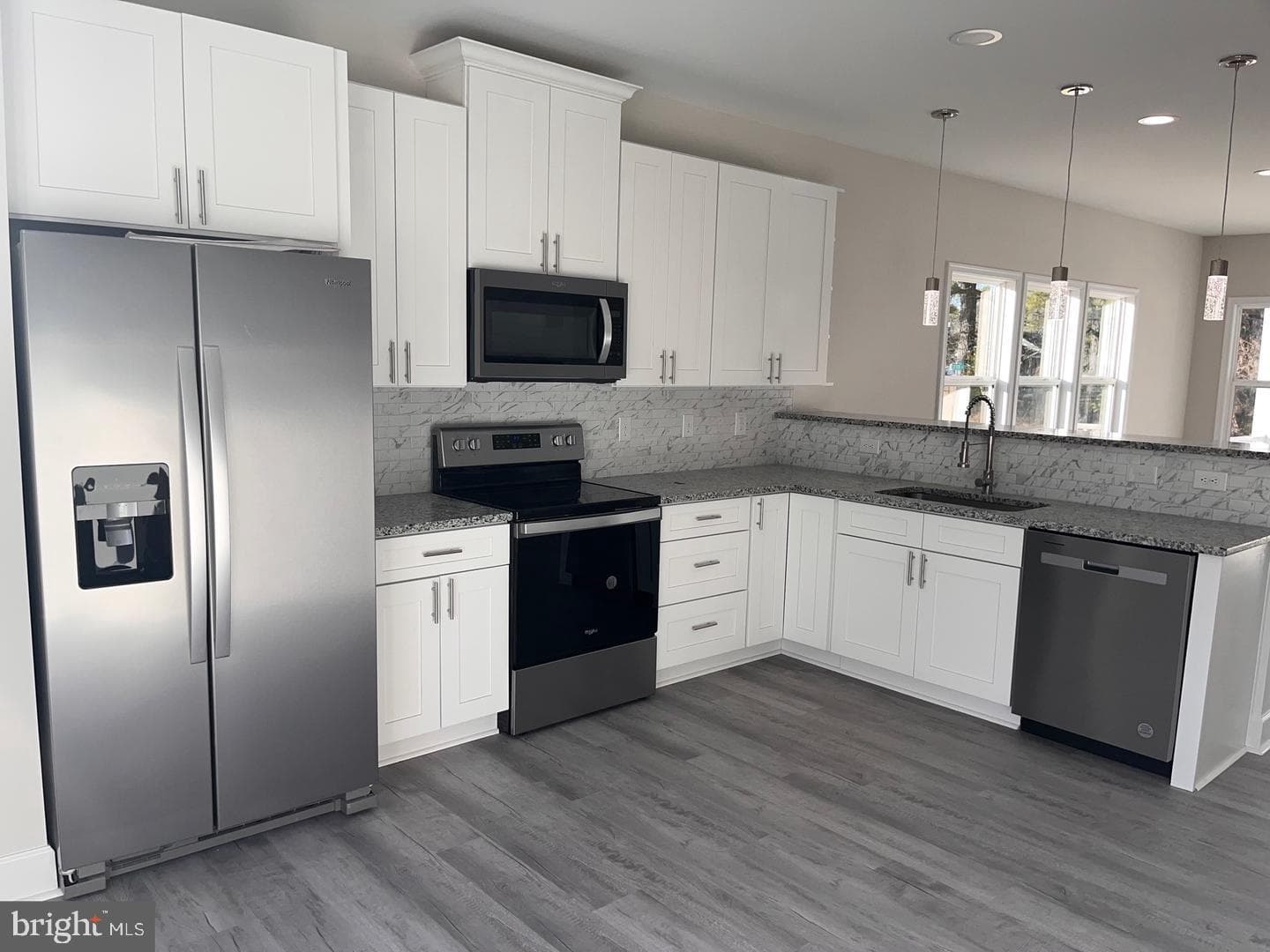 333 Azure Drive photo 7